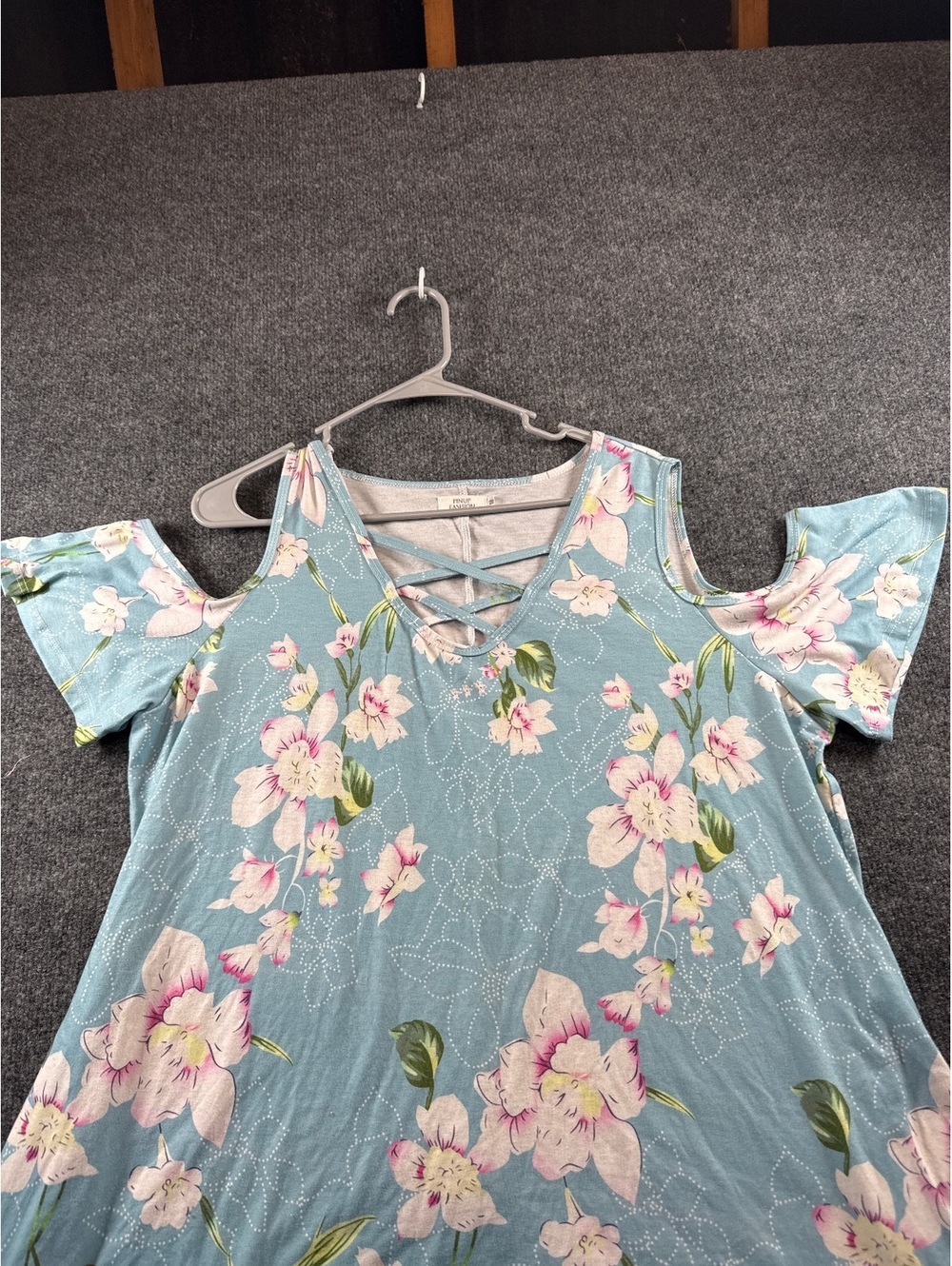 Pinup Fashion Womens 18 Blue Floral Cold Shoulder Criss Cross Tunic Top